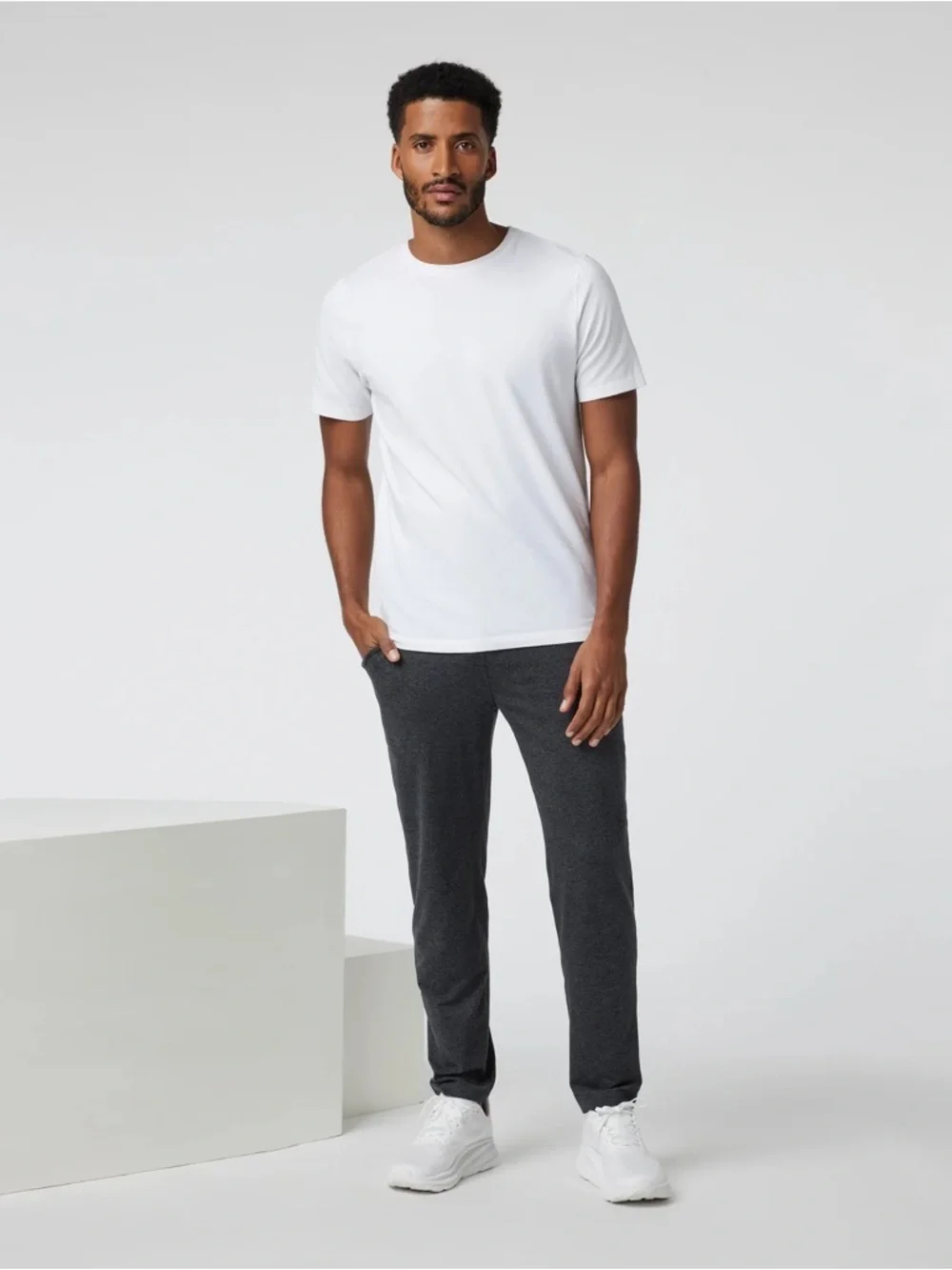 Vuori Men's Ponto Performance Pant in Charcoal Heather Sz M